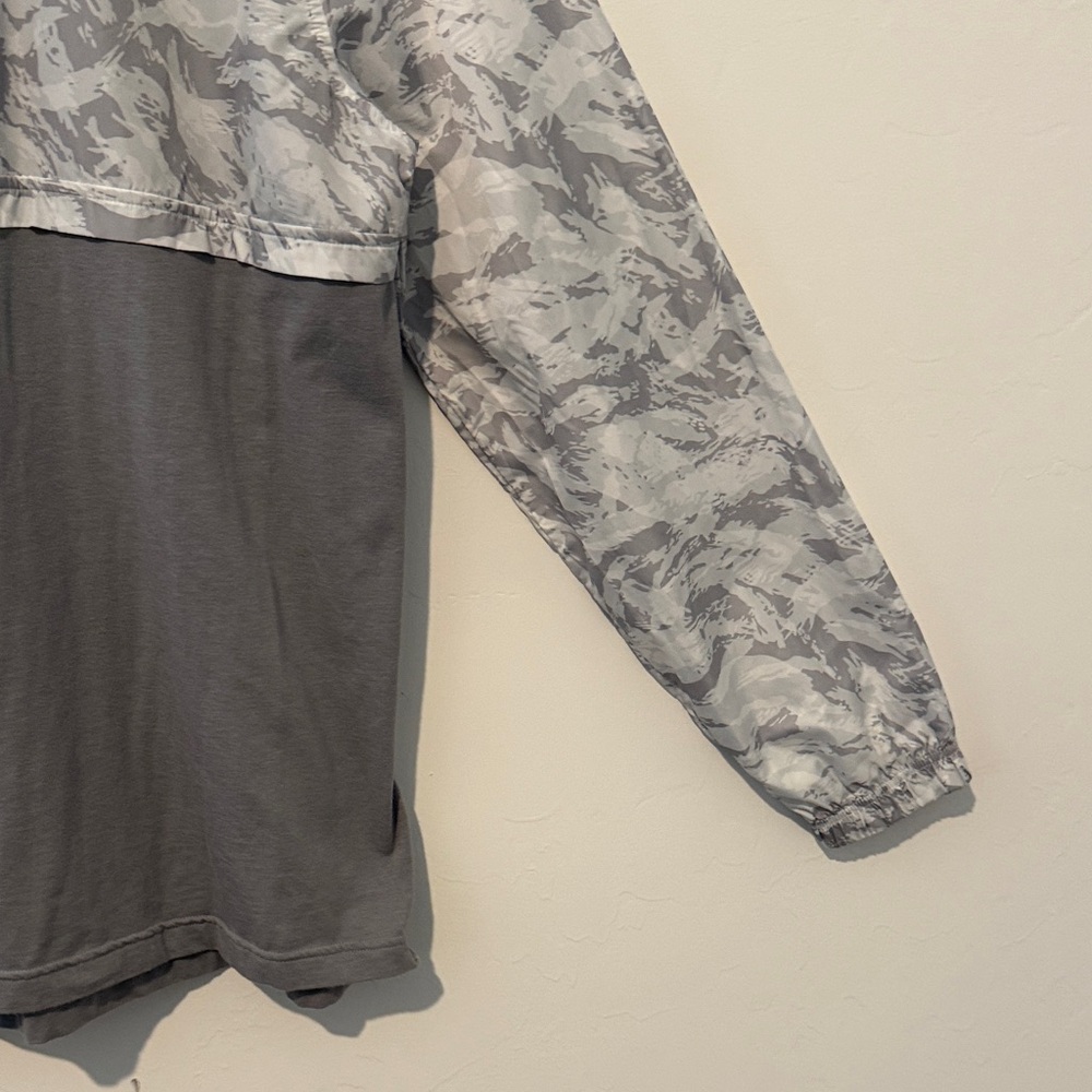 Under Armour Gray and White Lightweight Jacket Men size L - Picture 5 of 8